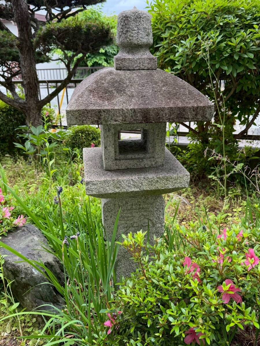 出張買取可能な御影石の石灯籠