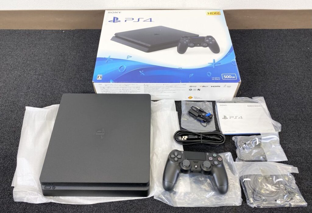 PS4本体とコントローラーやケーブルなどの付属品一式