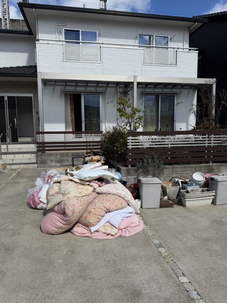尾道市栗原町で出張買取と不用品回収を行う前の家財道具
